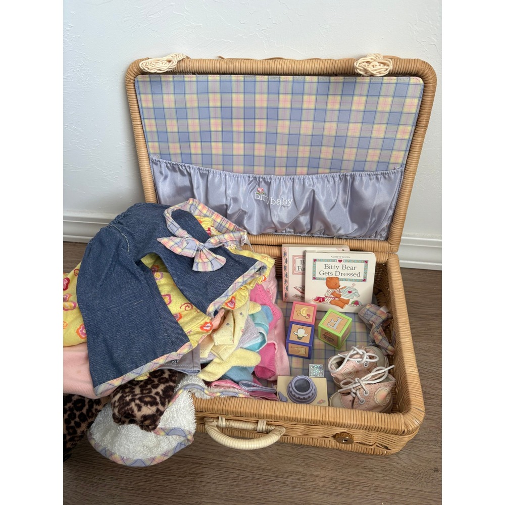 Vintage American Girl Bitty Baby Wicker Trunk Case Clothes Accessories Lot Retro